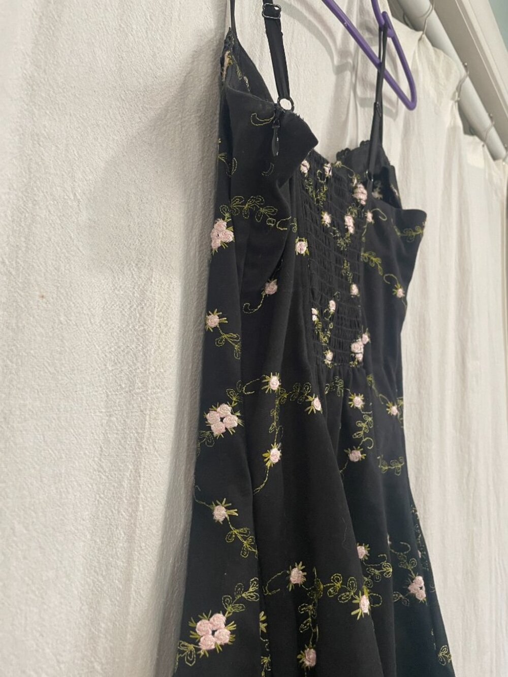 Betsey Johnson Y2K Black Floral Embroidered Mini Dress Spaghetti Strap Sz 0 - Picture 8 of 9